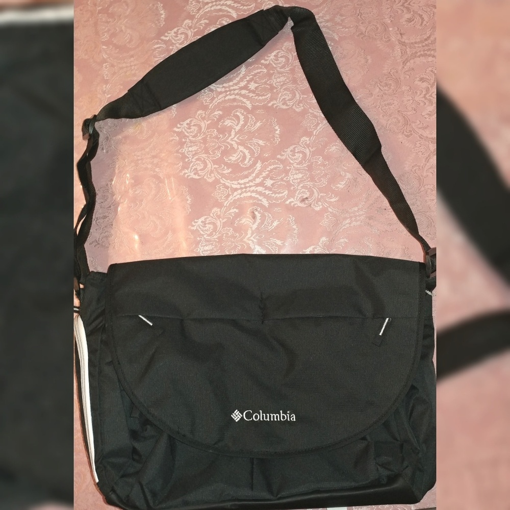 NEW! Columbia Men Sports Bag